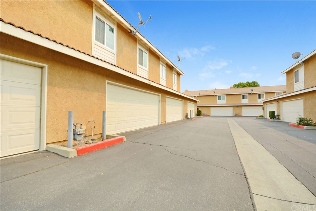 10046 Base Line Road, Unit 12 Rancho Cucamonga, CA 91701 - Photo 5 of 25