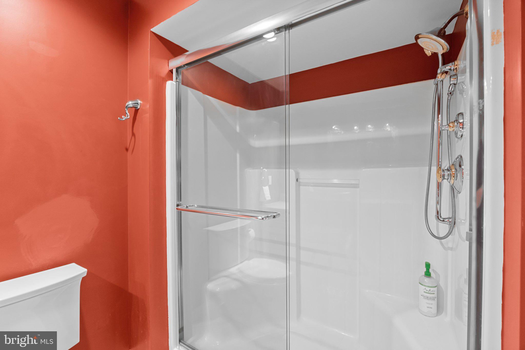 106 Clover Road Ivyland, PA 18974 - Photo 62 of 64 Bathroom #4
