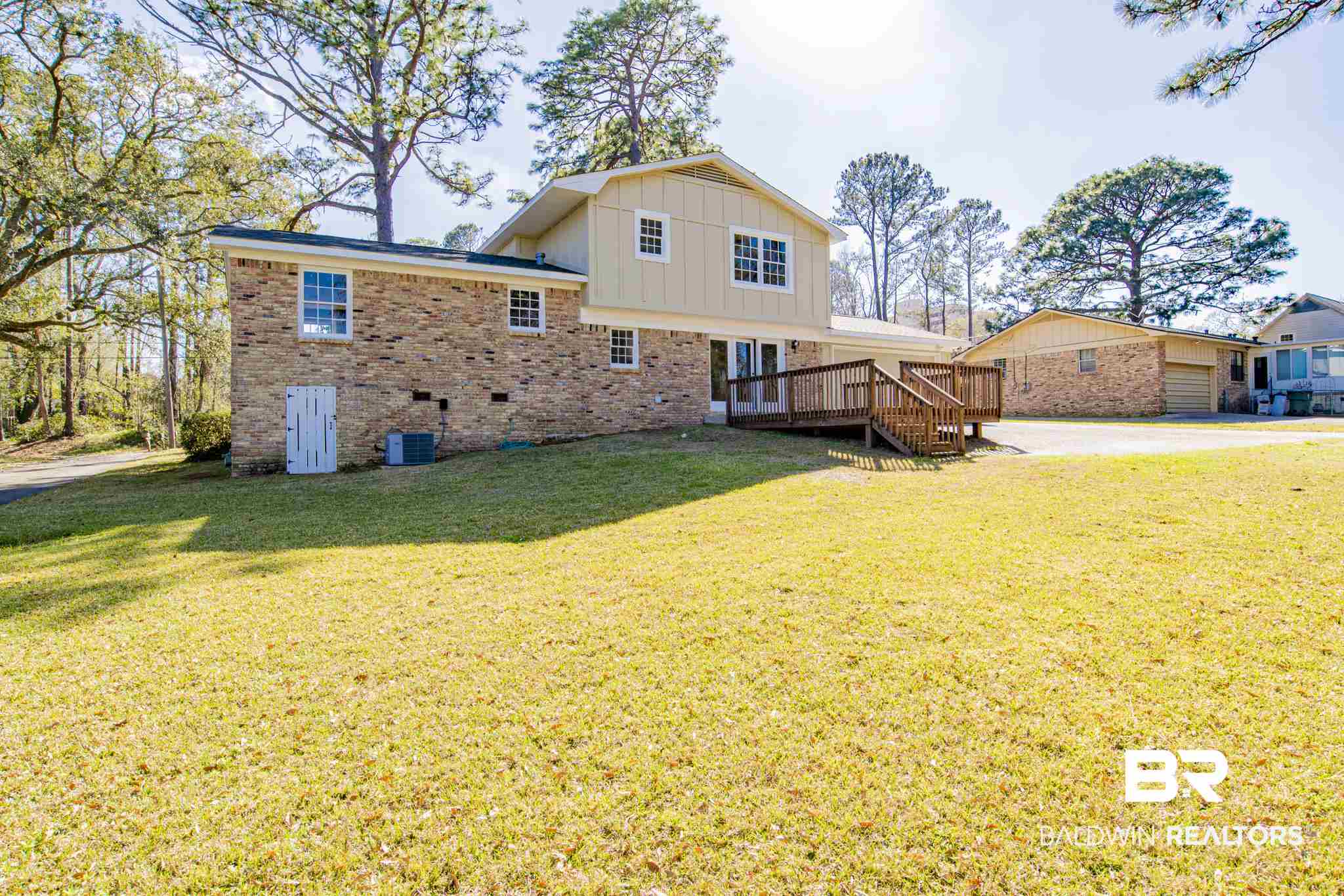 133 Pineridge Road Daphne, AL 36526 - Photo 4 of 31 Large yard with additional storage under the house
