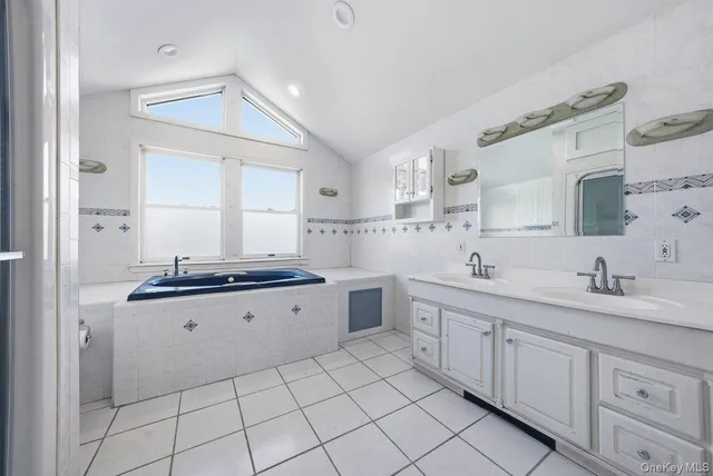 $749,000 | 28 Crescent Place, Yonkers, NY 10704