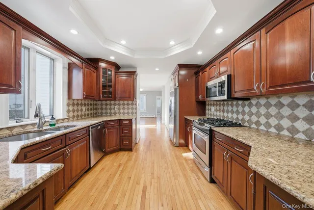 $749,000 | 28 Crescent Place, Yonkers, NY 10704