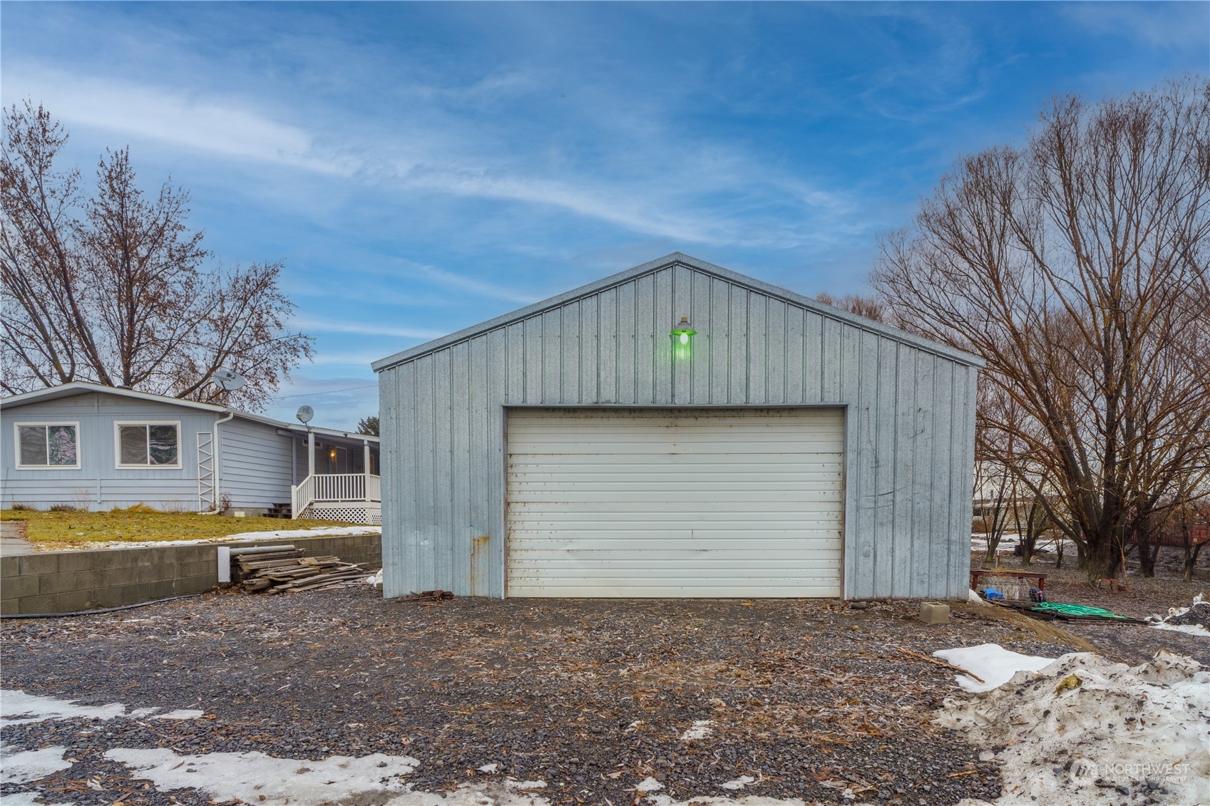 5749 Rd K Northeast Moses Lake, WA 98837 - Photo 5 of 15 a front view of house with a yard