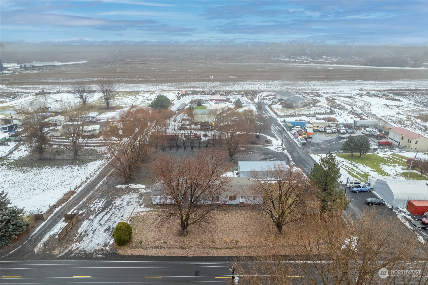 5749 Rd K Northeast Moses Lake, WA 98837 - Photo 6 of 15 a view of a sky from a floor