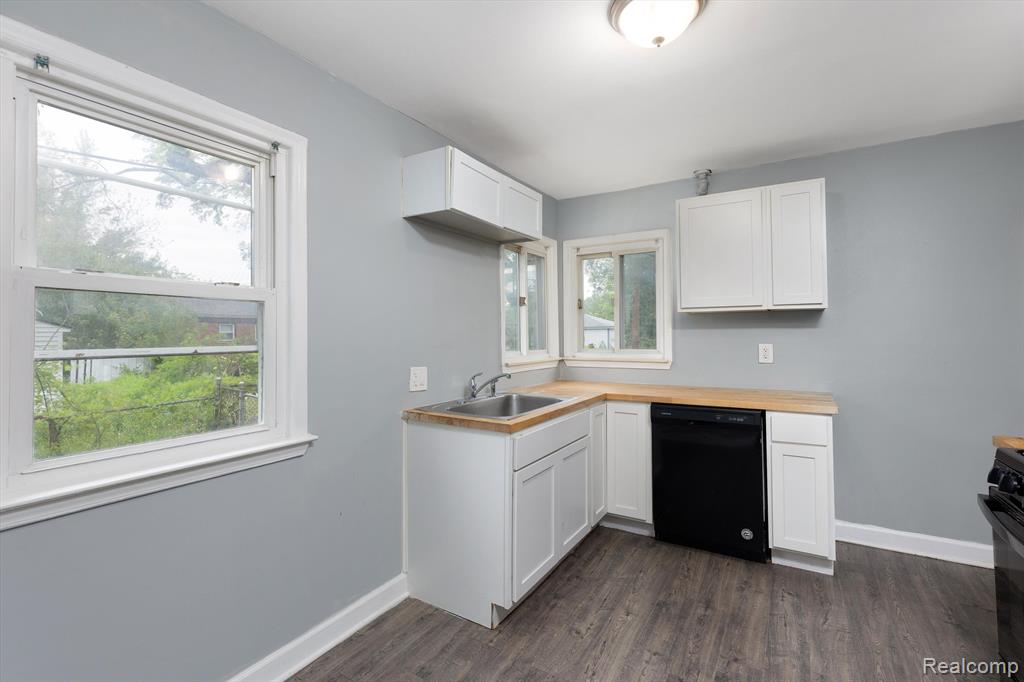 335 Longfellow Inkster, MI 48141 - Photo 14 of 23