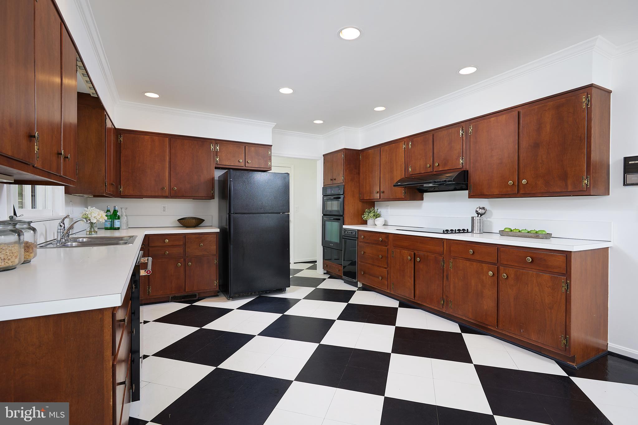 8710 Belmart Road Potomac, MD 20854 - Photo 20 of 56