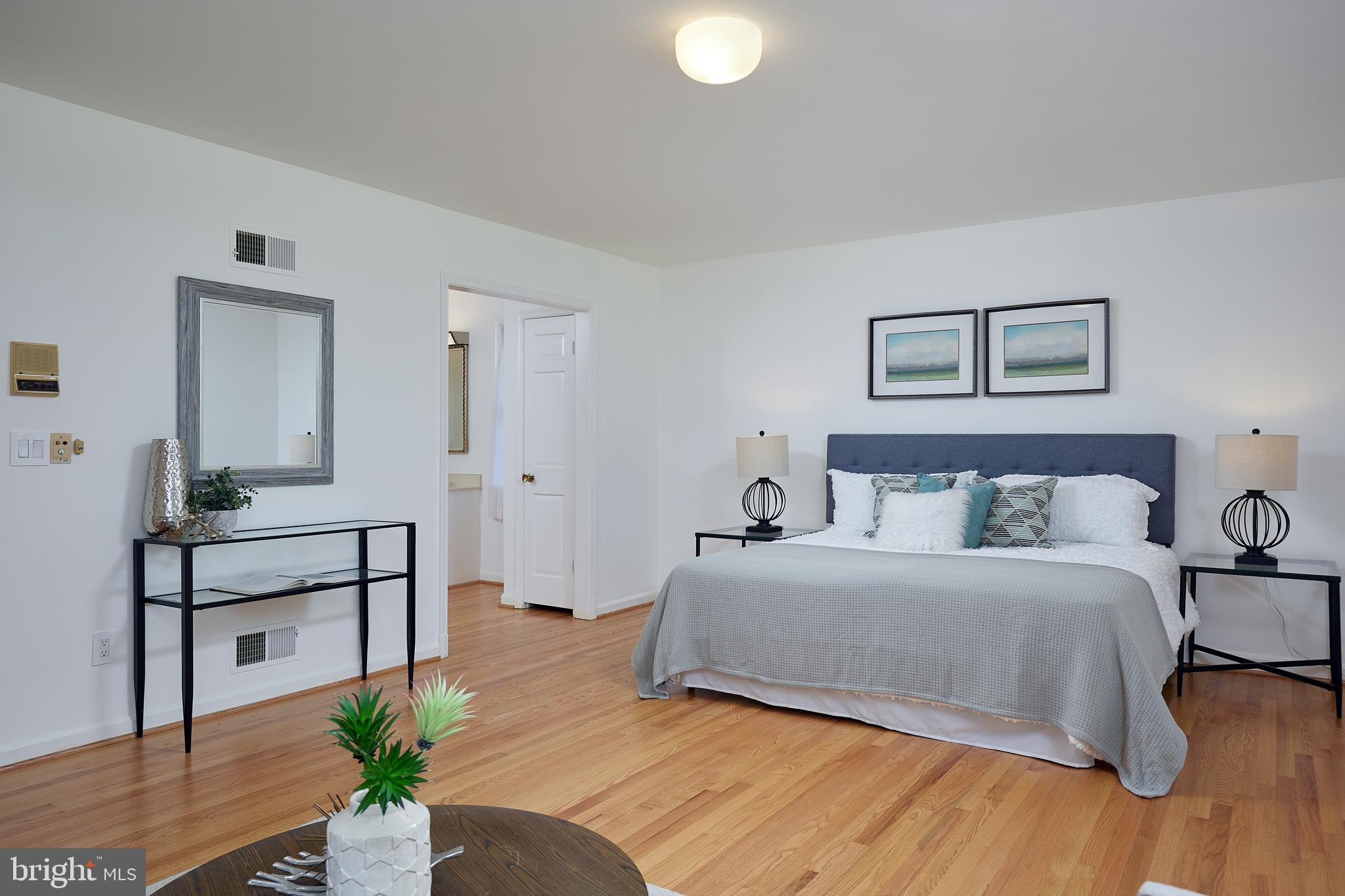 8710 Belmart Road Potomac, MD 20854 - Photo 26 of 56 Main level primary bedroom