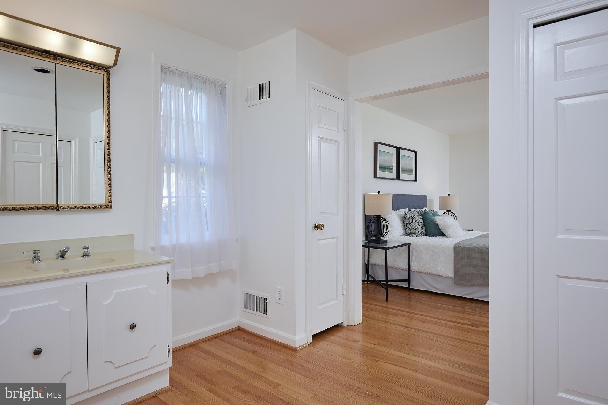 8710 Belmart Road Potomac, MD 20854 - Photo 31 of 56 Primary dressing area