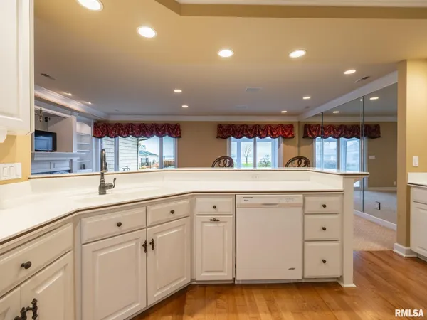 $365,000 | 414 Harbor Pointe Drive, East Peoria, IL 61611