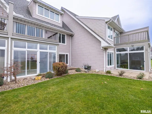 $365,000 | 414 Harbor Pointe Drive, East Peoria, IL 61611