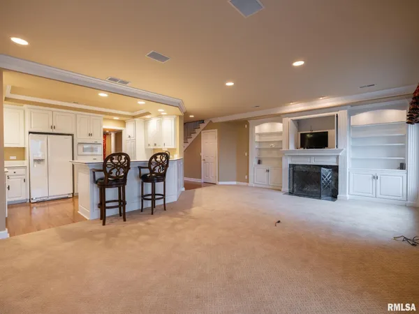 $365,000 | 414 Harbor Pointe Drive, East Peoria, IL 61611