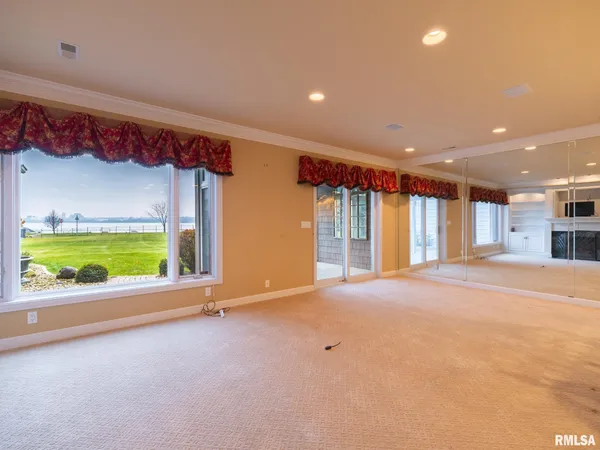 $365,000 | 414 Harbor Pointe Drive, East Peoria, IL 61611