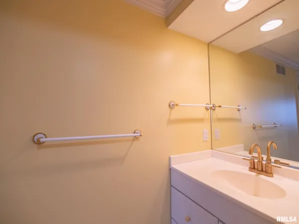 $365,000 | 414 Harbor Pointe Drive, East Peoria, IL 61611