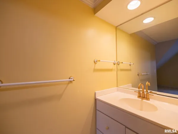 $365,000 | 414 Harbor Pointe Drive, East Peoria, IL 61611