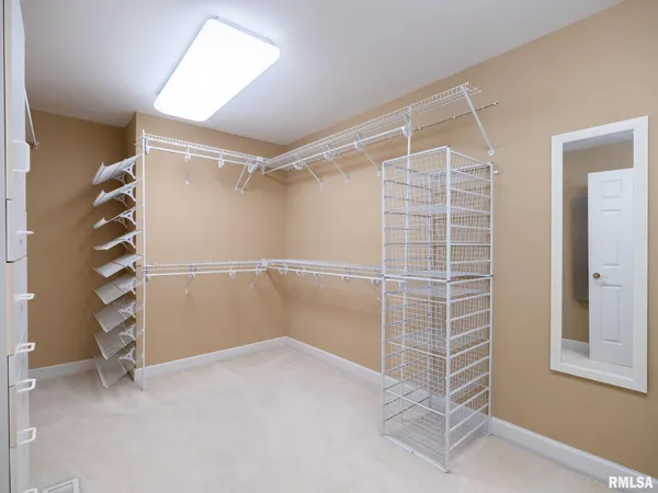 $365,000 | 414 Harbor Pointe Drive, East Peoria, IL 61611