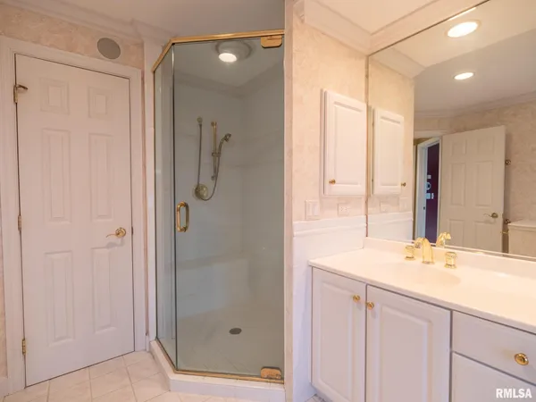 $365,000 | 414 Harbor Pointe Drive, East Peoria, IL 61611