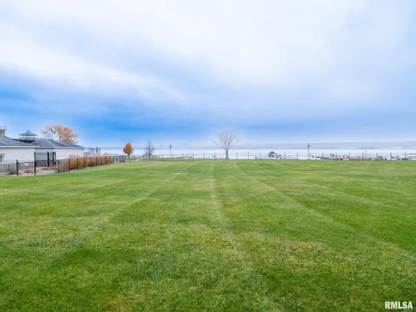 $365,000 | 414 Harbor Pointe Drive, East Peoria, IL 61611