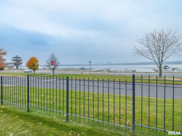 $365,000 | 414 Harbor Pointe Drive, East Peoria, IL 61611