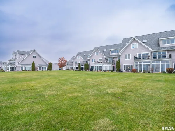 $365,000 | 414 Harbor Pointe Drive, East Peoria, IL 61611