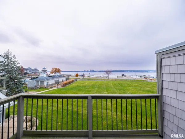 $365,000 | 414 Harbor Pointe Drive, East Peoria, IL 61611