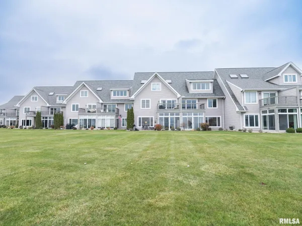 $365,000 | 414 Harbor Pointe Drive, East Peoria, IL 61611