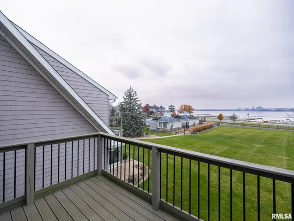 $365,000 | 414 Harbor Pointe Drive, East Peoria, IL 61611