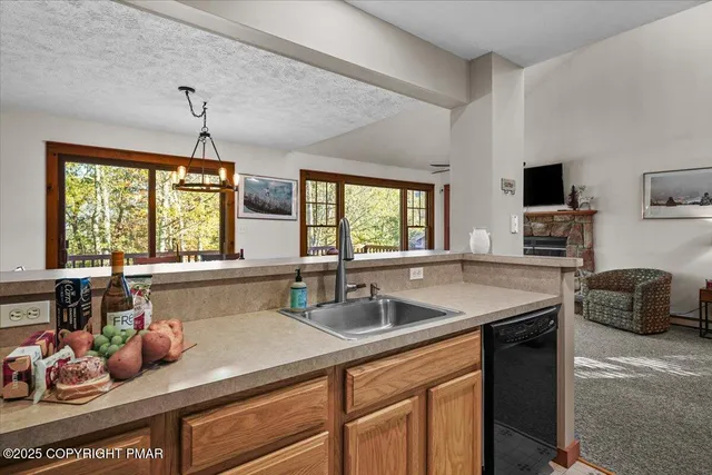 $459,000 | 182 Upper Deer Valley Road, Tannersville, PA 18372