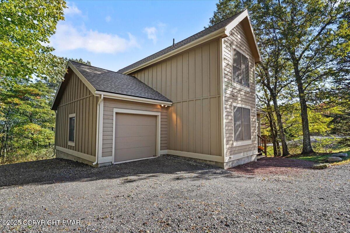 182 Upper Deer Valley Road Tannersville, PA 18372 - Photo 33 of 41 182 attached garage
