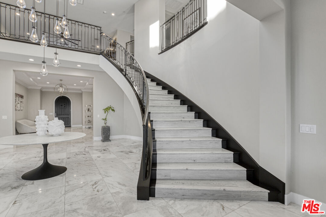 20124 Piccadilly Lane Porter Ranch, CA 91326 - Photo 26 of 56