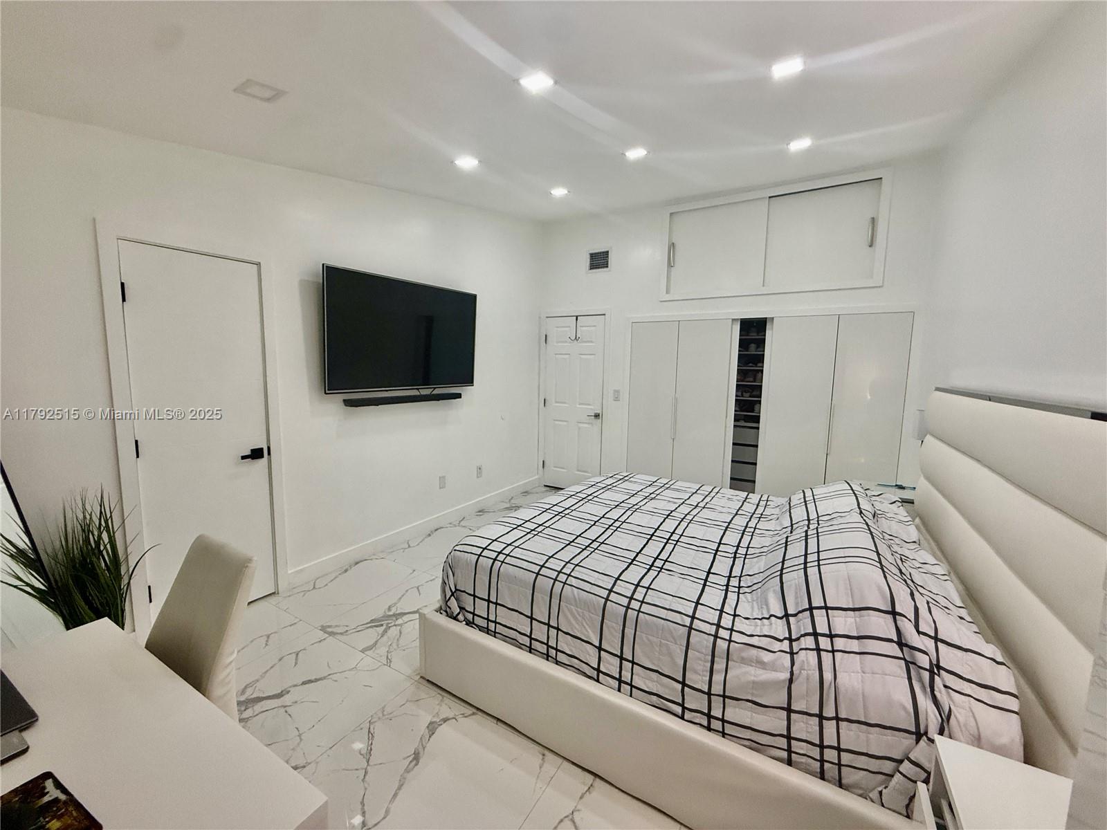 14712 Southwest 84th Terrace Miami, FL 33193 - Photo 20 of 28