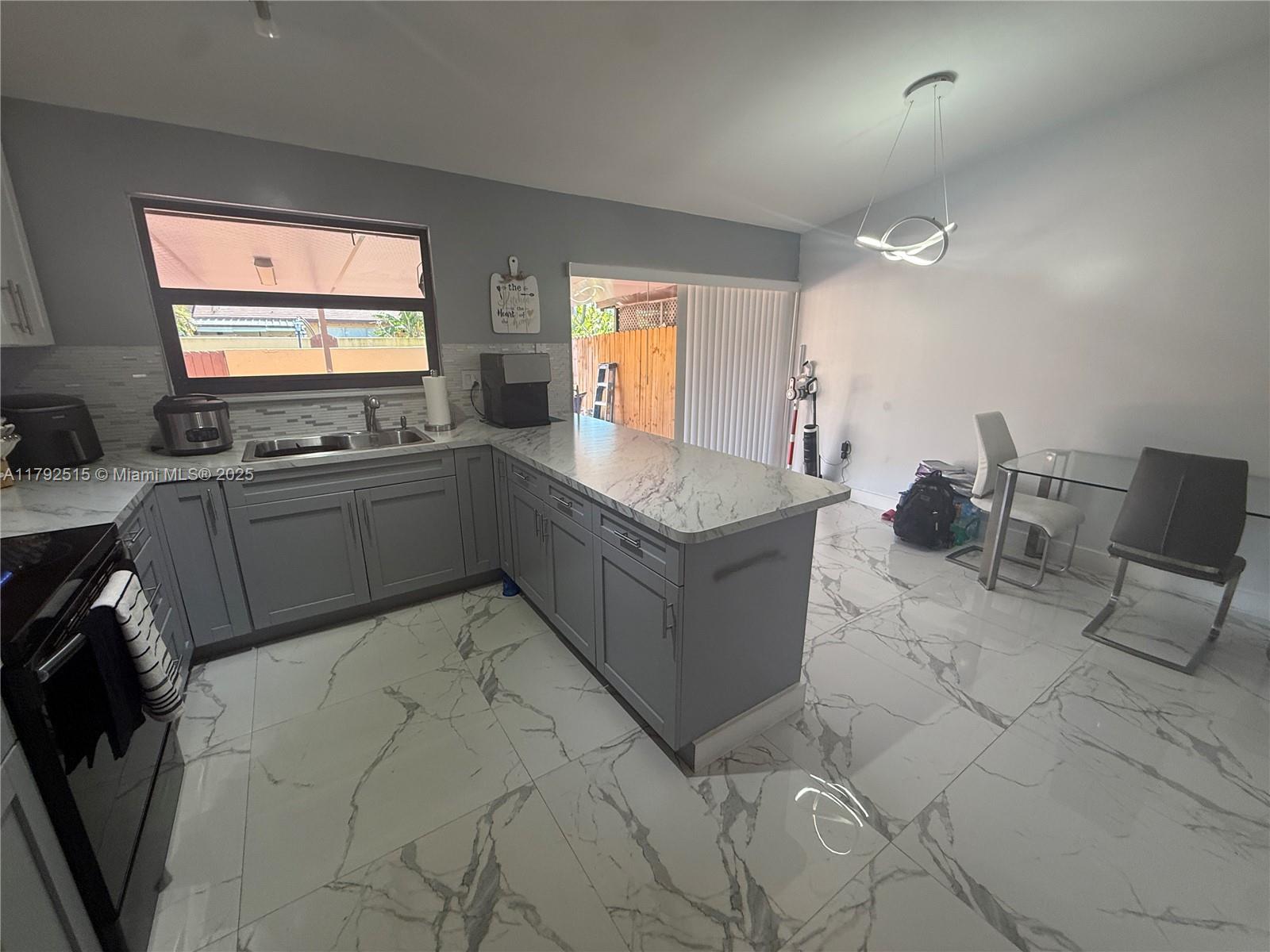 14712 Southwest 84th Terrace Miami, FL 33193 - Photo 4 of 28