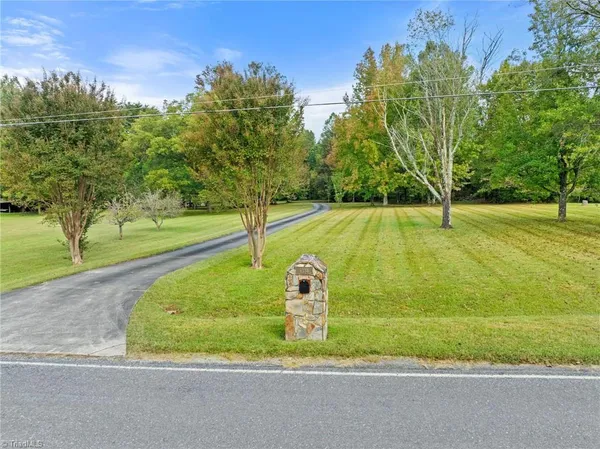 $865,000 | 8324 Meadows Road, Oak Ridge, NC 27310