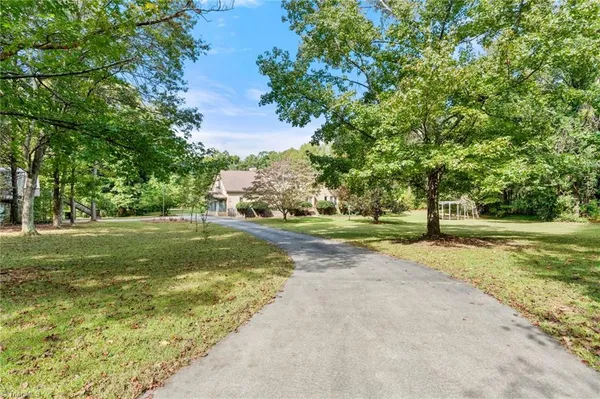 $865,000 | 8324 Meadows Road, Oak Ridge, NC 27310