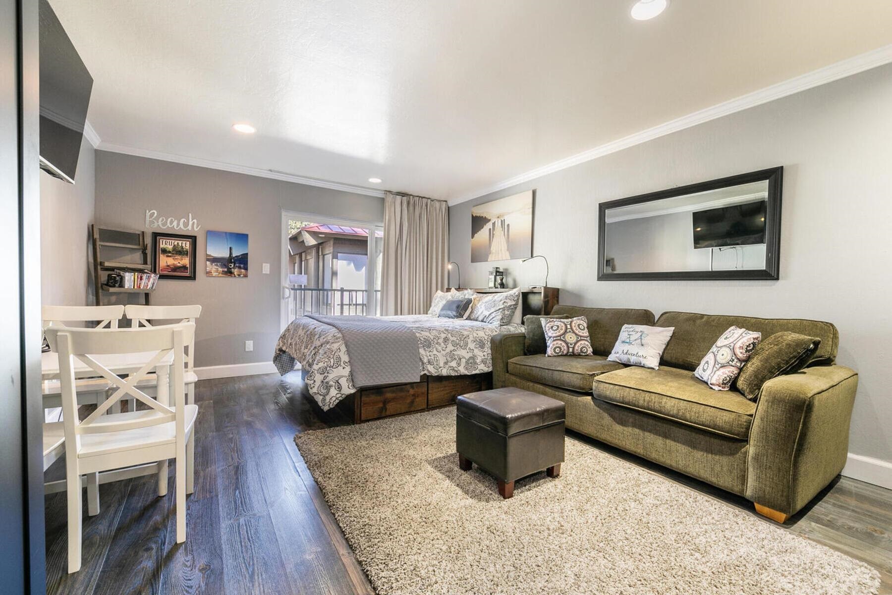 15775 Donner Pass Road, Unit 216 Truckee, CA 96161 - Photo 4 of 22