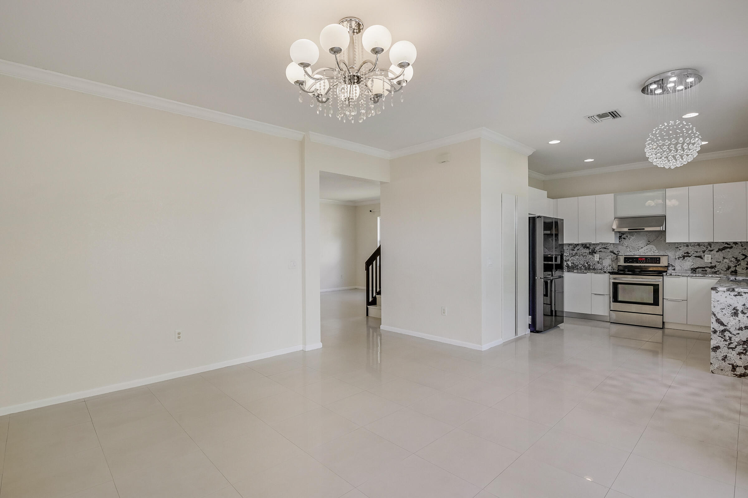 10208 White Water Lily Way Boynton Beach, FL 33437 - Photo 7 of 38 a view of kitchen and windows