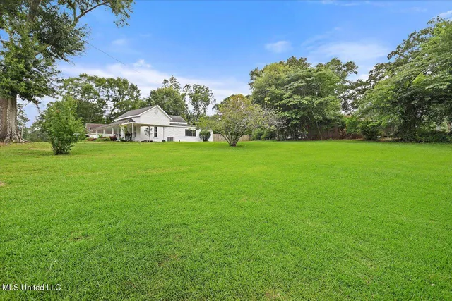 $255,000 | 322 2nd Avenue Northwest, Magee, MS 39111