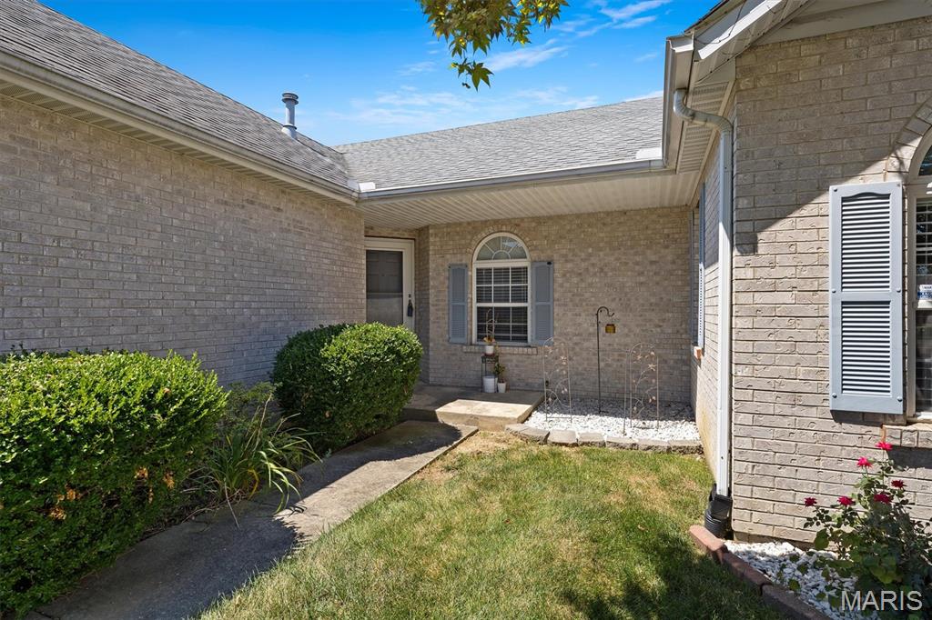 313 Radcliff Road Shiloh, IL 62221 - Photo 2 of 25