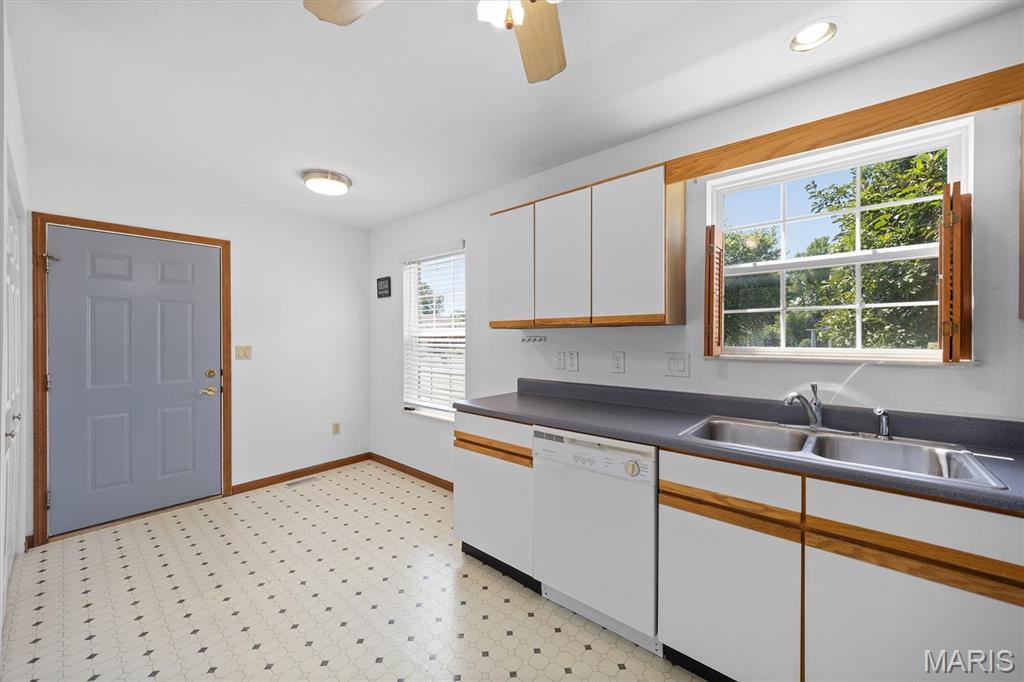 313 Radcliff Road Shiloh, IL 62221 - Photo 10 of 25
