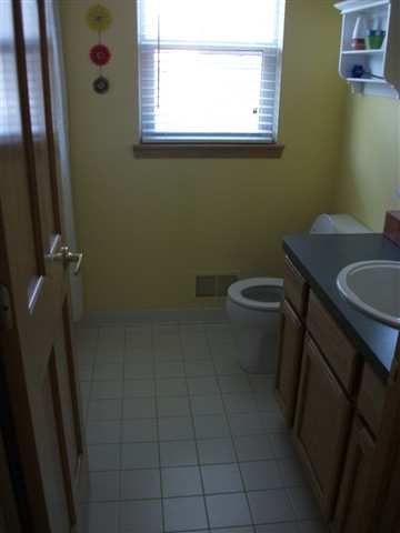 8588 Messmore Road Utica, MI 48317 - Photo 5 of 8 31048475-4.JPG