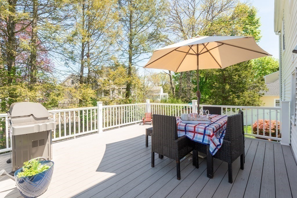 17 Wentworth Road Reading, MA 01867 - Photo 8 of 26 Gallery Image 8
