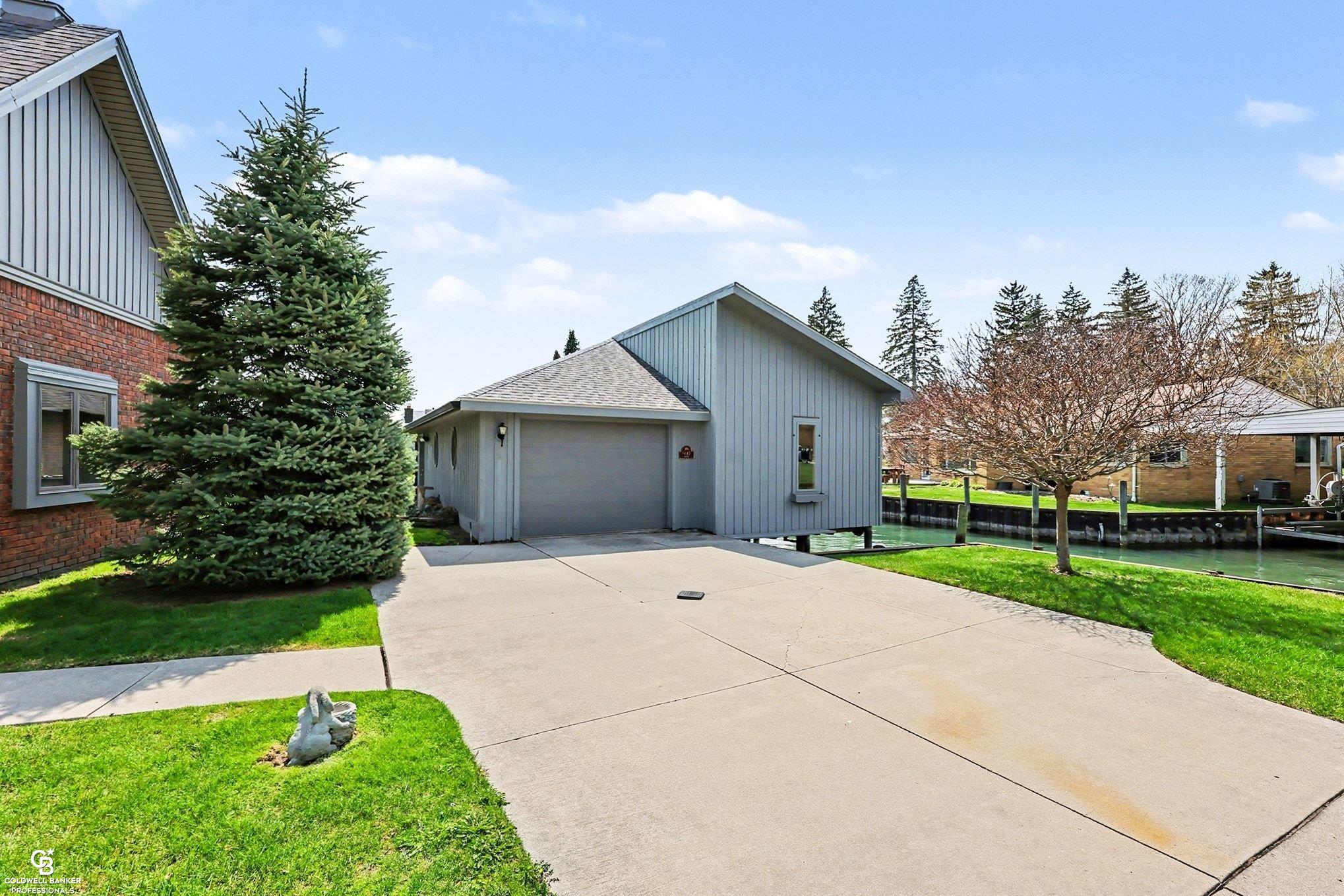 9617 North River Road Algonac, MI 48001 - Photo 2 of 58