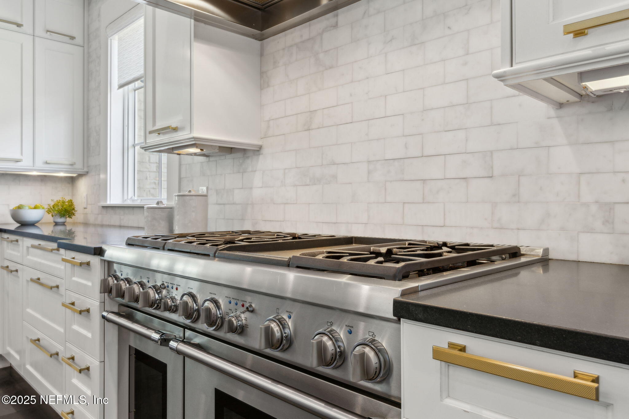 357 12th Street Atlantic Beach, FL 32233 - Photo 32 of 80 Thermador 6 Burner Dbl Oven Gas Range