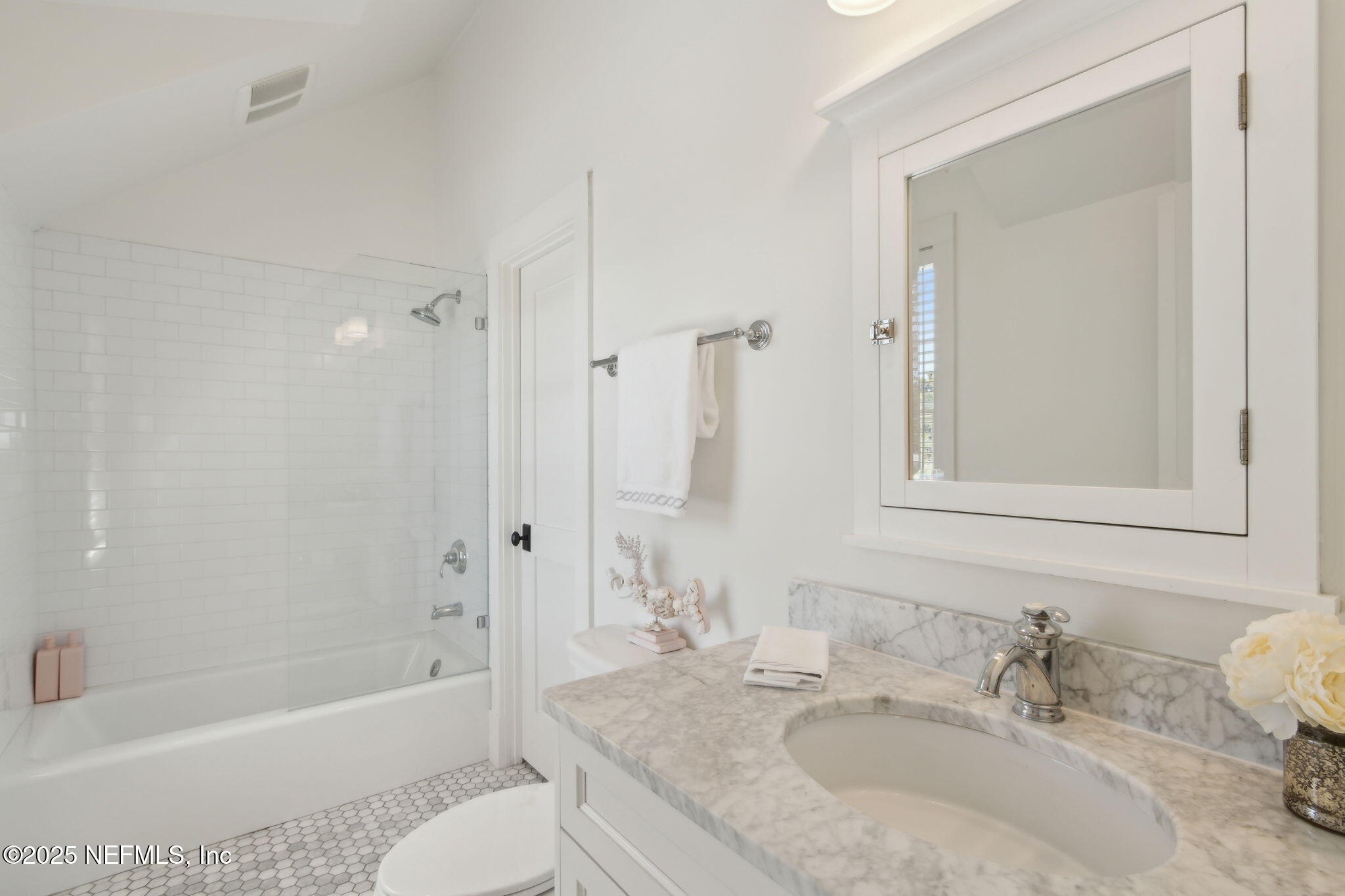 357 12th Street Atlantic Beach, FL 32233 - Photo 55 of 80 Guest BA 3 Tub w/ Shower
