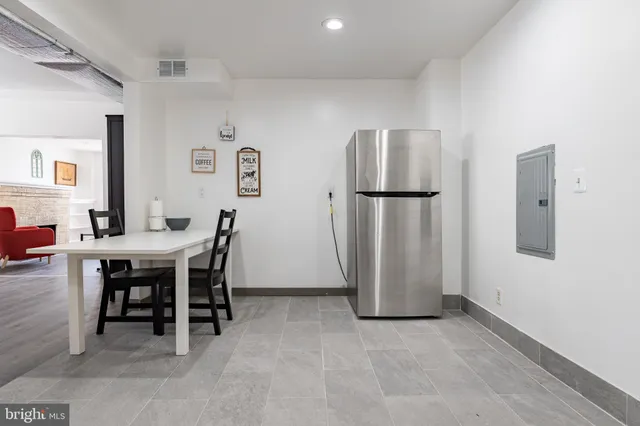 $2,200 | 3809 Ventnor Avenue, Unit 3, Atlantic City, NJ 08401