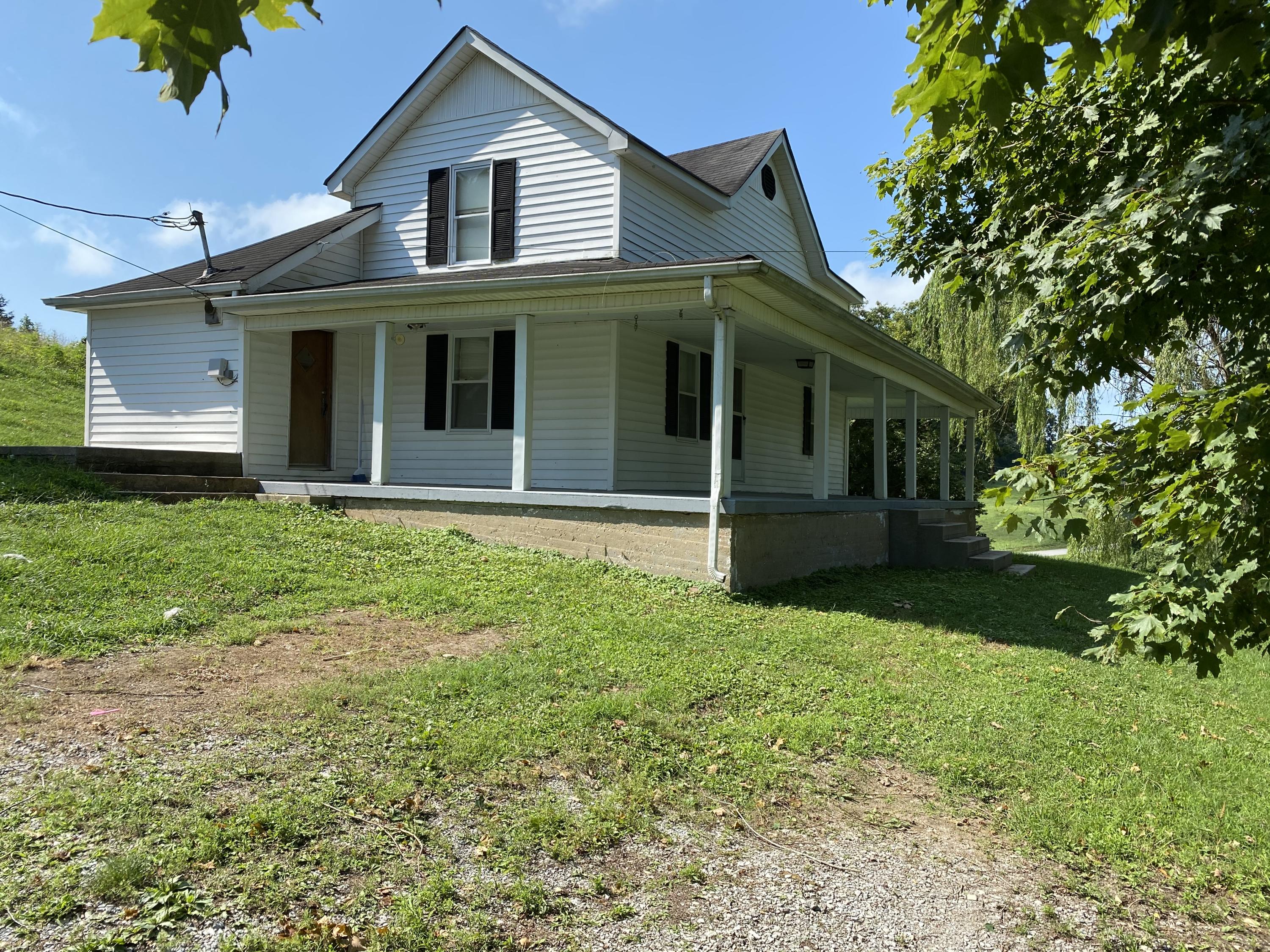 1097 Goin Road New Tazewell, TN 37825 - Photo 2 of 27 7D3218B5-2BD8-47E2-AA61-646DD3941057