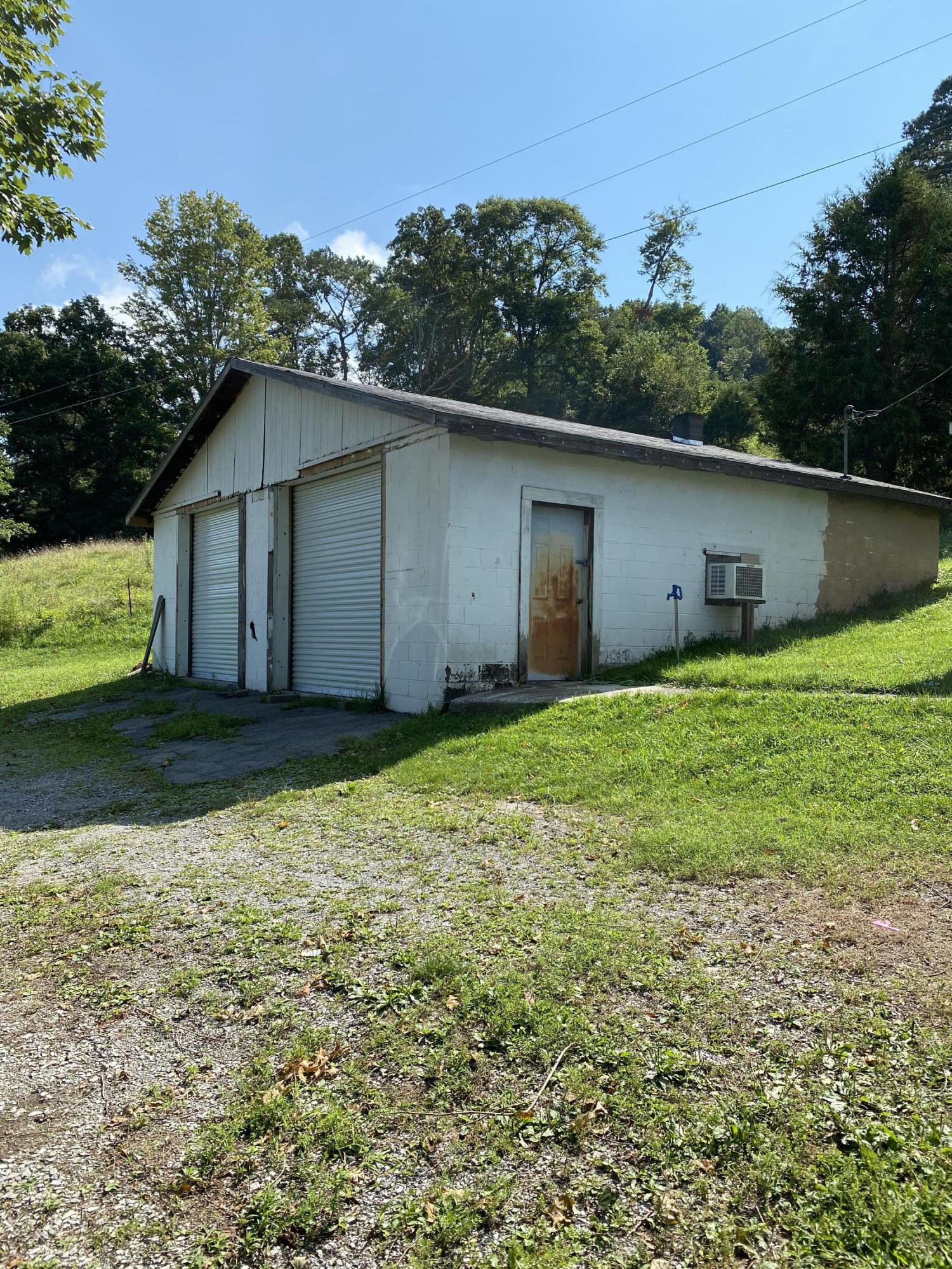 1097 Goin Road New Tazewell, TN 37825 - Photo 23 of 27 700410DC-971E-4F6A-BBD1-7EF2A2AEAACE