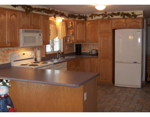 26 Downs Road Douglas, MA 01516 - Photo 5 of 10 Gallery Image 5