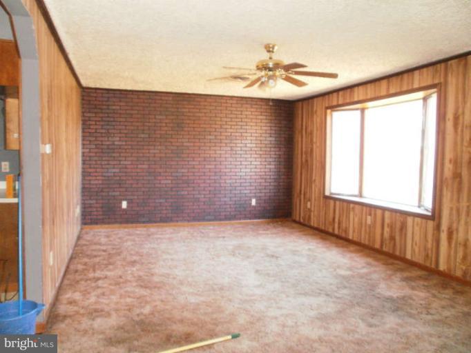 7129 Hynson Road Hurlock, MD 21643 - Photo 3 of 3 Living Room