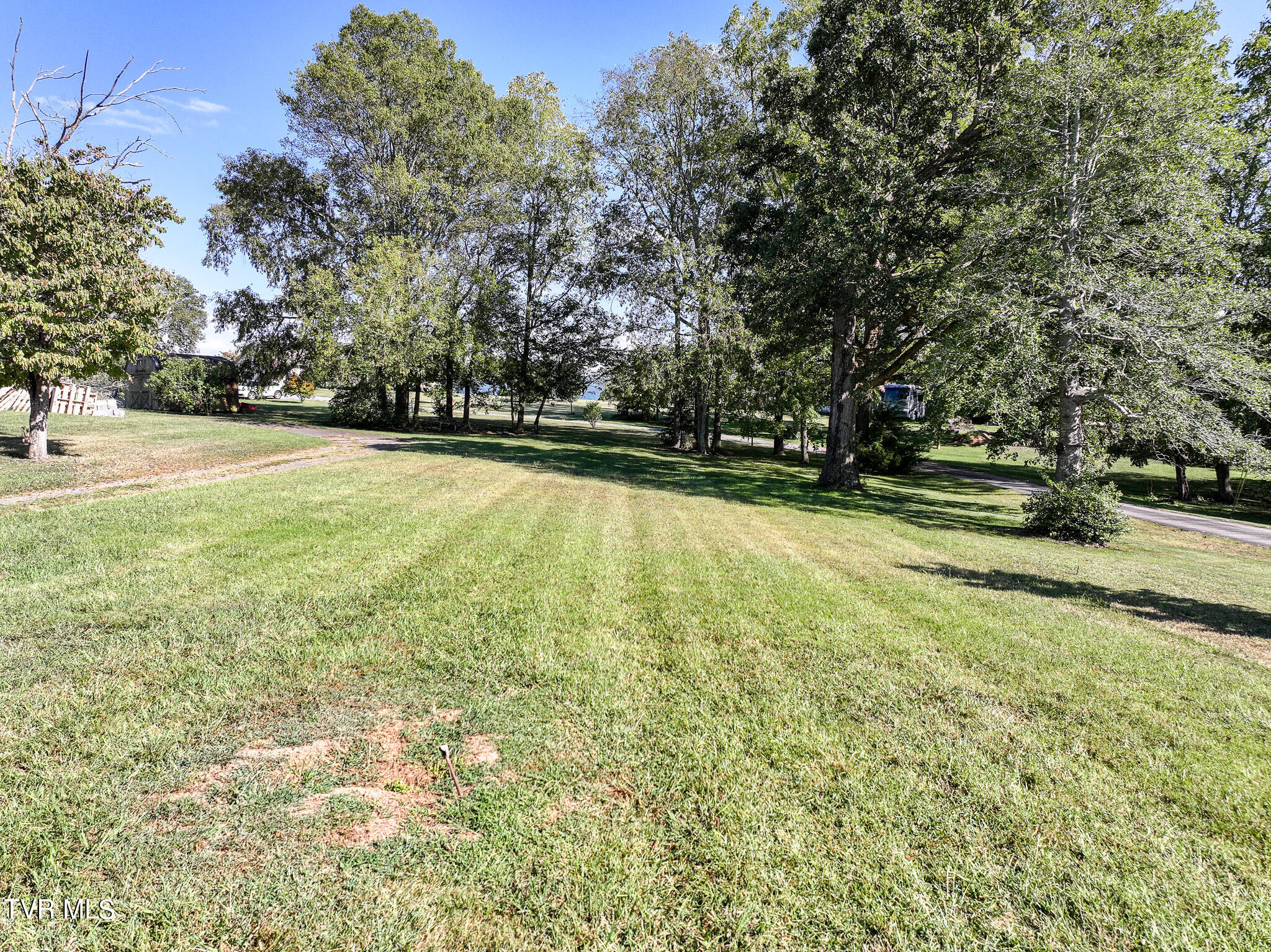 73 West Allens Bridge Road, Unit 5 Greeneville, TN 37743 - Photo 2 of 13 DJI_20240908192234_0735_D