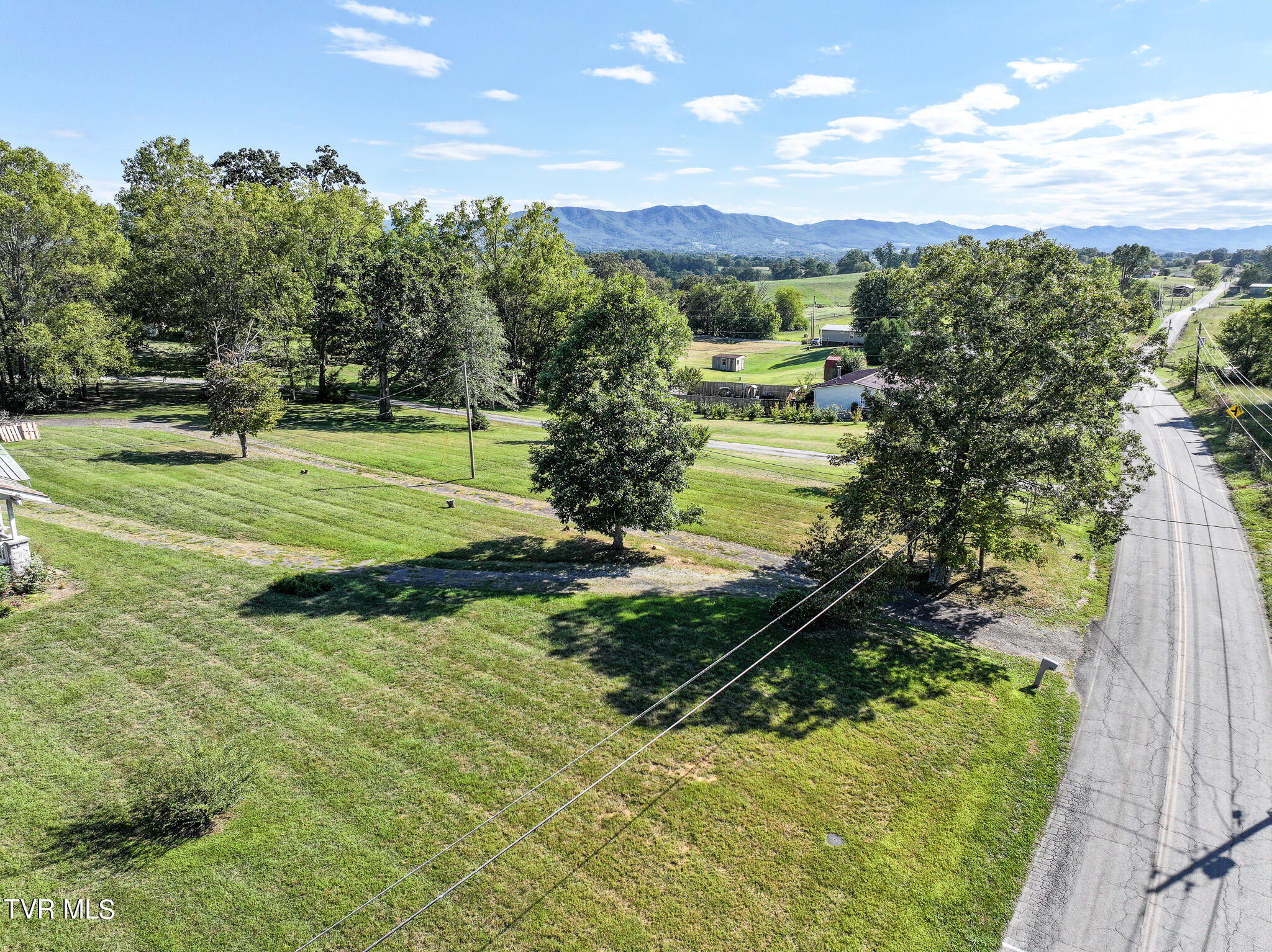 73 West Allens Bridge Road, Unit 5 Greeneville, TN 37743 - Photo 4 of 13 DJI_20240908191958_0724_D
