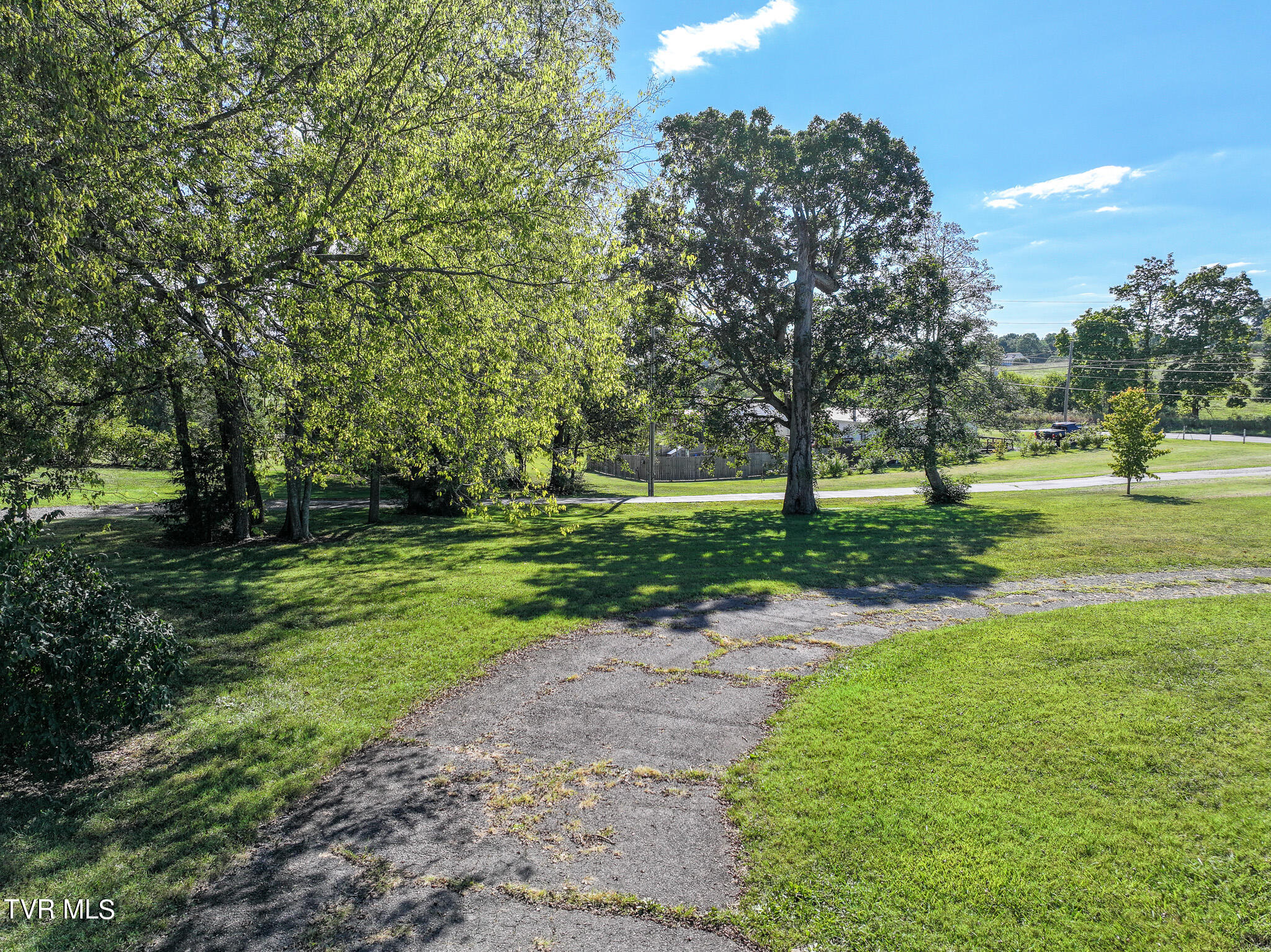 73 West Allens Bridge Road, Unit 5 Greeneville, TN 37743 - Photo 8 of 13 DJI_20240908192333_0738_D